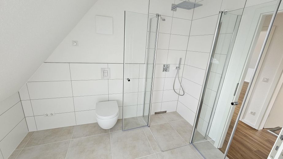 Erstbezug Neubau Doppelhaushälfte | 4,5 Zimmer | Nähe Berlin (Müllrose) – Bad OG