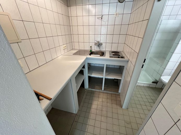 PROVISIONSFREI: Charmantes EFH in zentraler, ruhiger Anliegerstraße – Pantry Souterrain