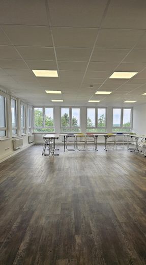 Helle und frisch sanierte Büroetage zu vermieten – Besprechungsraum