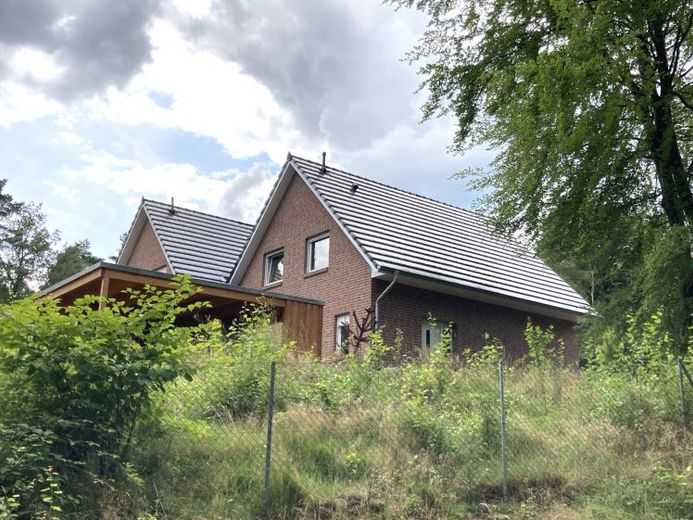 Ankommen und den Sommer genießen: Familien-Doppelhaushälfte mit Garten in idyllischer Wohnlage – Foto 1