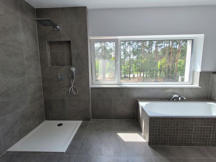 Badezimmer im Obergeschoß