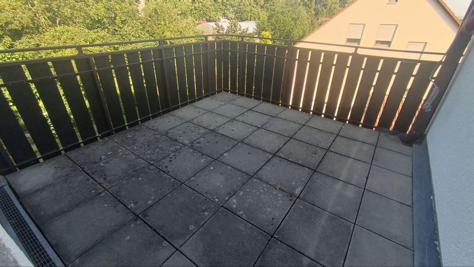 Modern renovierte 3,5-Zimmer-Maisonette mit großem Hobbyraum und Balkon – Foto 5