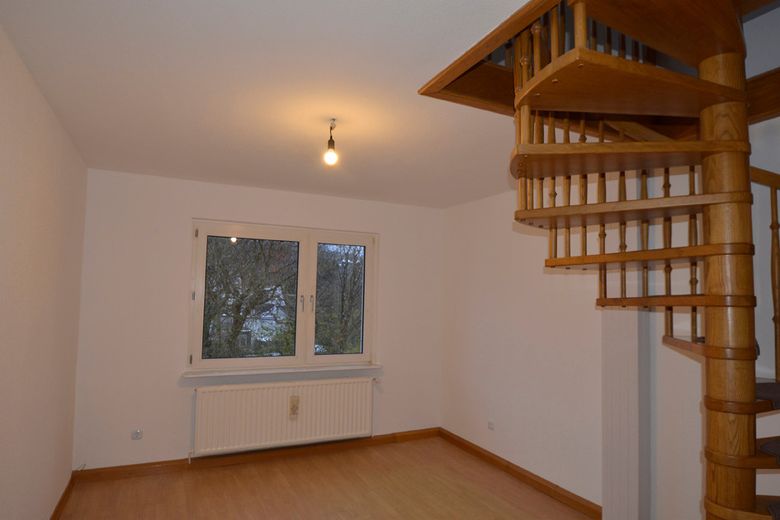 5 Zimmer Maisonett-Wohnung mit 2 Bädern und ca. 124 m² Wohnfläche im beliebten Langerfeld – Esszimmer unten