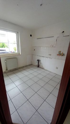 Doppelhaushälfte im Zentrum von Frechen mit Garage und Garten – Küche Erdgeschoß