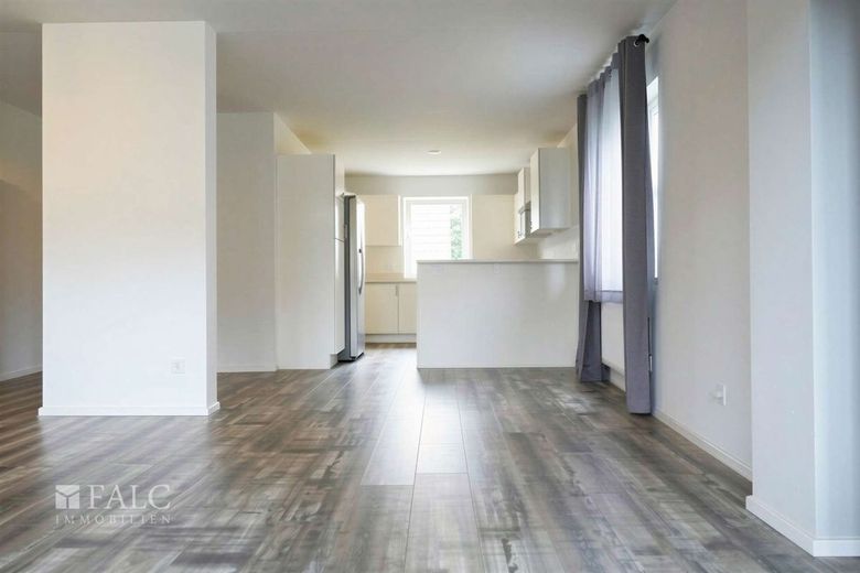 Hochwertige Bauqualität und zeitgemäße Ausstattung vereint – Wohn- Esszimmer
