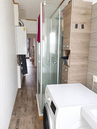 Renovated 4-room apartment with fitted kitchen, 120sqm – Bad 2