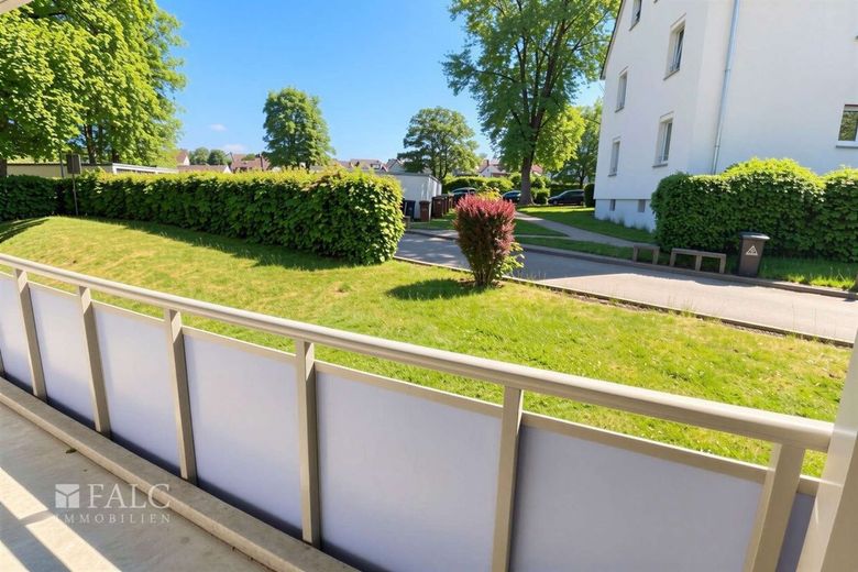 Sofort Verfügbar – Balkon