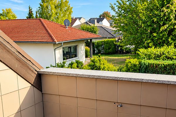 Cosy 3-room attic apartment with balcony and green views in Reinheim