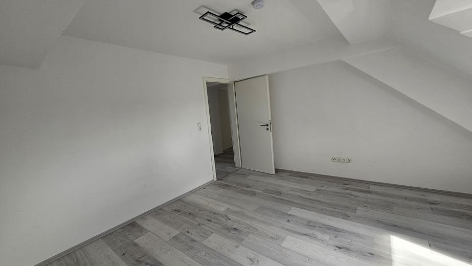 ZENTRUM ALSDORF,SEHR SCHÖNE ca. 63 m2 DACHGESCHOSS WOHNUNG ZU VERMIETEN – Foto 11