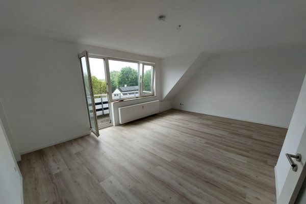 Appartamento mansardato di 1 stanza con balcone esposto a sud a Erkrath-Unterfeldhaus
