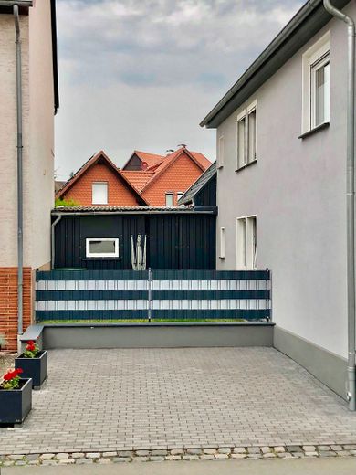 Freist. Einfamilienhaus mit Garten, Doppelgarage und Carport – Foto 5