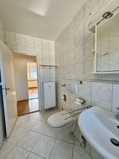 3 habitaciones con balcón y plaza de aparcamiento – Foto 8