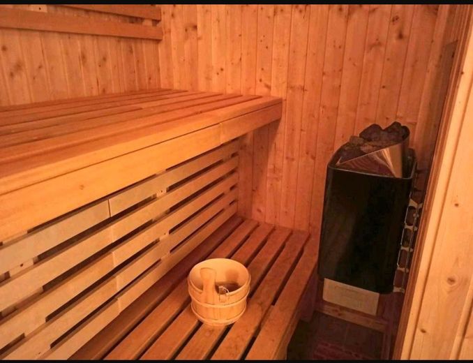 Mehrgenerationenhaus plus Gewerbe – Sauna