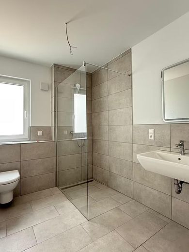 3-Zimmer Wohnung mit Balkon in Nordrach (Neubau/Barrierefrei/Einzug ab sofort möglich) – Badezimmer