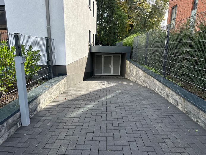 Tiefgaragenzufahrt