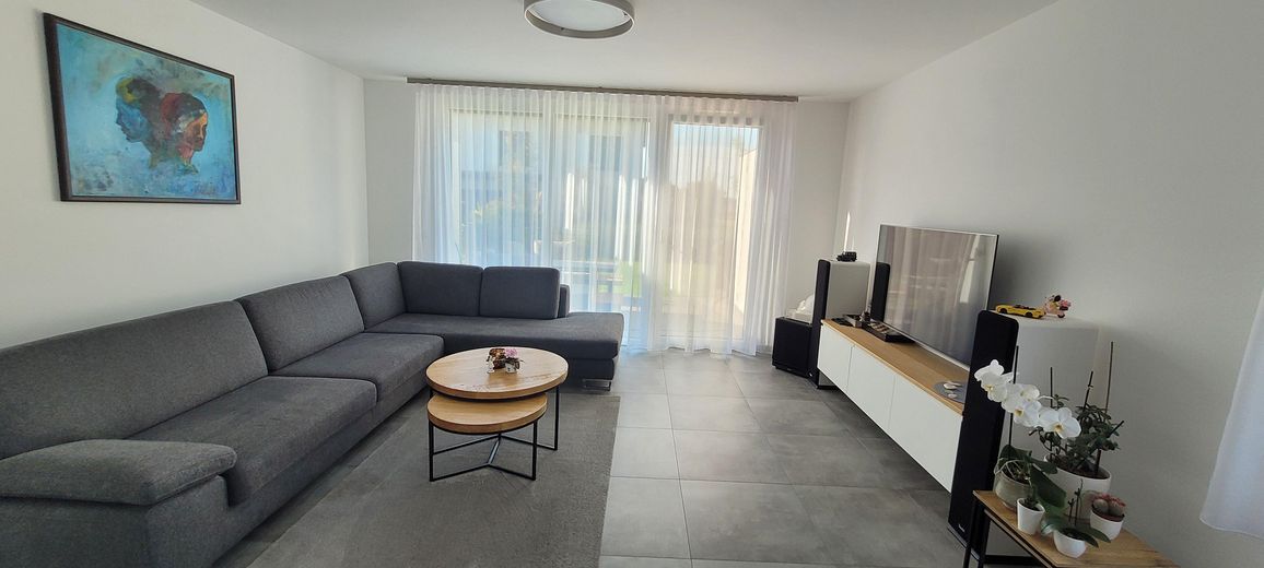 Casa a schiera d’angolo in 90530 Wendelstein-Großschwarzenlohe – Wohnzimmer - EG