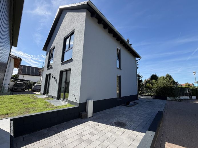 Première occupation d’une construction neuve exclusive – Élégant appartement-maisonnette de 3 pièces – Hausansicht 3 Garten EG