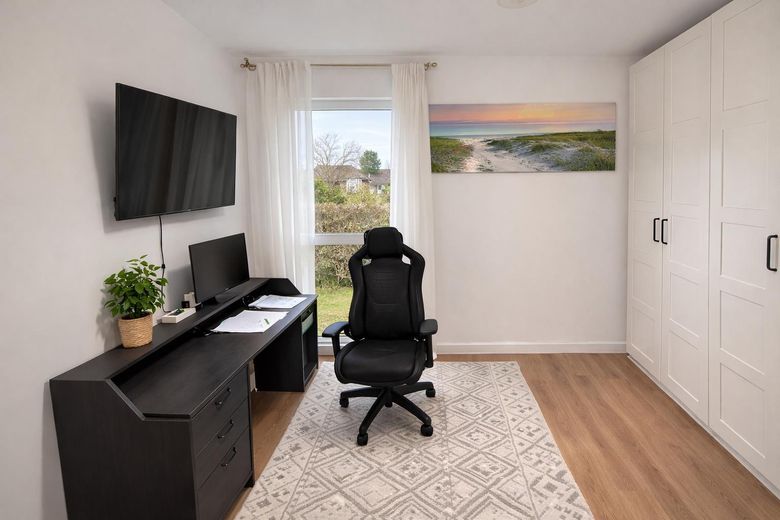 Neubau! Exklusive 3-Zimmer Wohnung mit Balkon! – Schlafzimmer 2