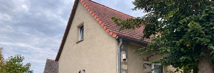 Von Privat: Doppelhaushälfte mit Ausbaupotenzial und einer separaten Scheune