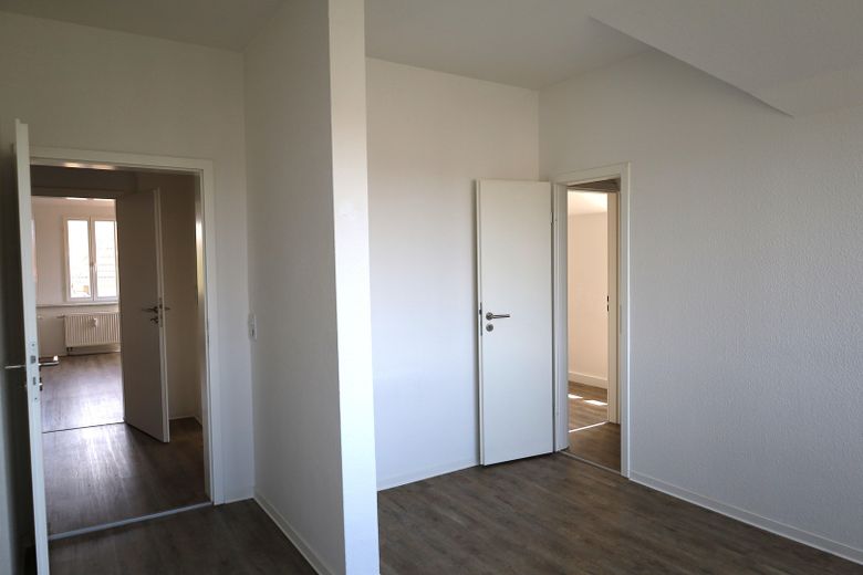 SOFORT: 77qm 2-Zimmer 3. Etage DG Markkleeberg | 3min S-Bahn | 5min agra-Park | saniert 2022 – Schlafzimmer