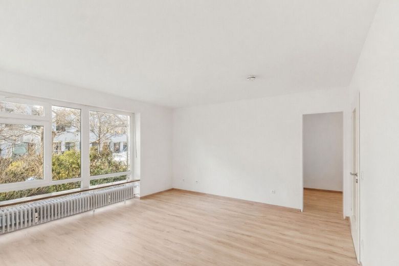Hadern: 1,5-Zi.-EG-ETW - Loggia + Garten | Erstbezug nach Renovierung | ÖPNV vor der Tür – Wohnzimmer