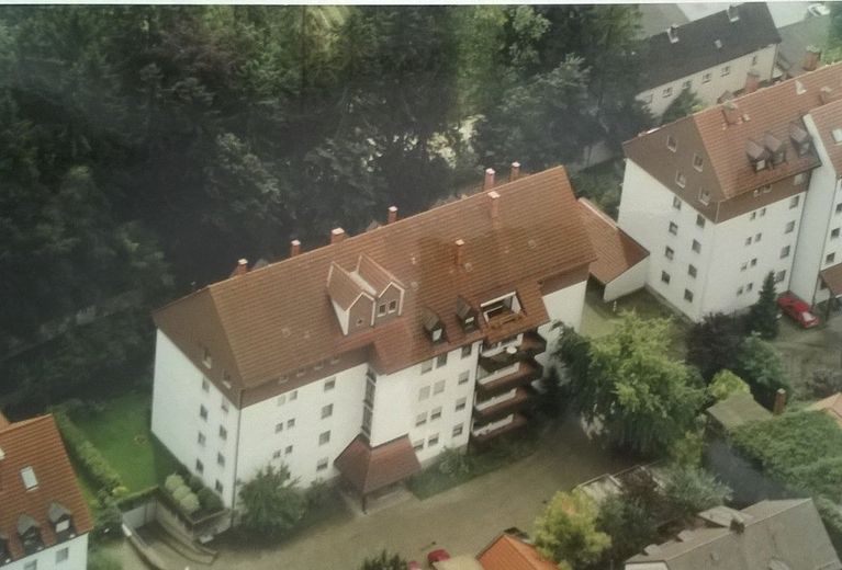 Am Klostergarten: Stadtjuwel in Landshut, Dachgeschoss, absolut ruhig, sonnig, Blick ins Grüne, zentral – Foto 1