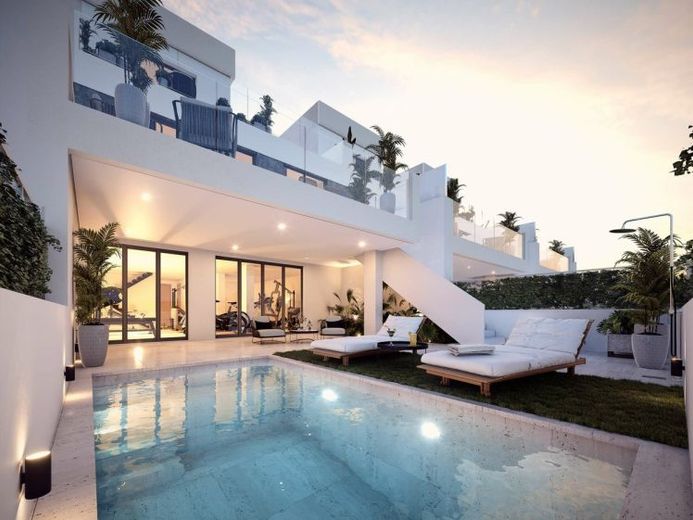 Villa in erster Golflinie – Foto 1