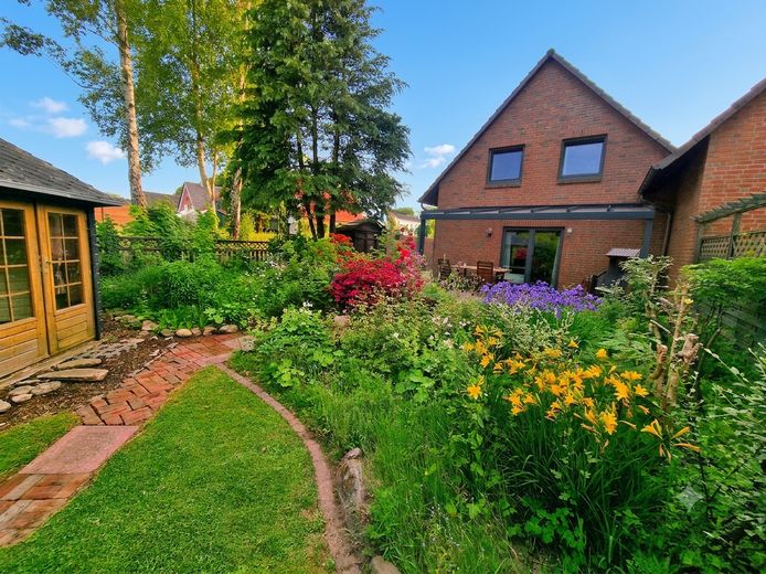 DA PRIVATO: Casa adatta alle famiglie a Bordesholm (bifamiliare) – Garten