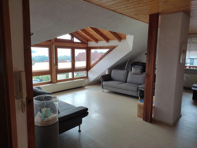 Ein schönes Zuhause in Südhanglage. – Wohnzimmer Obergeschoß