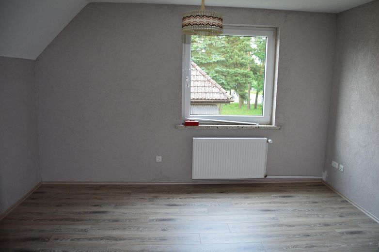 Mehrfamilienhaus provisionsfrei – 1 Einheit vermietet, 1 Einheit frei für Sie – WG 1: Schlafzimmer 1