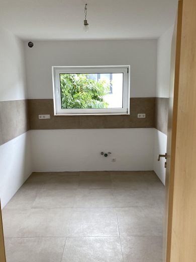 Wunderschöne 4,5-Zimmer-Maisonette-Wohnung in allerbester Lage von Rödermark OR – 1OG Küche