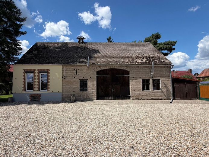 Zauberhaftes Reetdachhaus, große Scheune, großzügiges Grundstück, in der Ruhe des Naturparks – Scheune