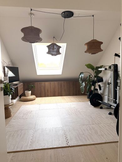 Exklusive neuwertige Traumwohnung: Klimatisiert, voll möbeliert - – Fitness/ 2. Schlafzimmer