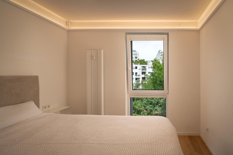 Ihr neues Zuhause zwischen Mitte und Kreuzberg – Hochwertig modernisiert in begehrter Lage – Schlafzimmer mit Aussicht