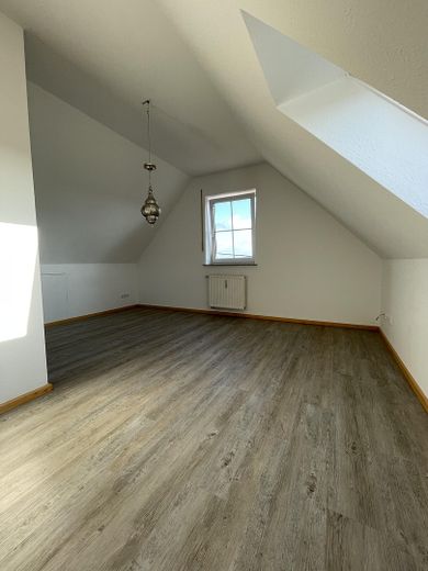Helle 4-ZKB-Maisonette mit Balkon & Garten – ruhig wohnen in Zusmarshausen-Wollbach - PROVISIONSFREI – Kinderzimmer