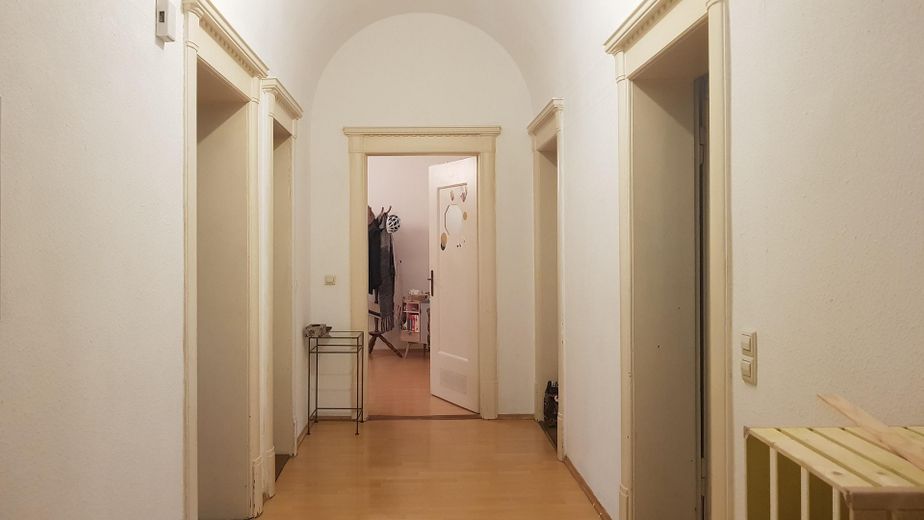 Ampio appartamento d’epoca di 3 locali con charme nel centro di Neu-Ulm – Flur