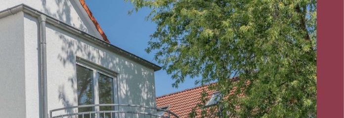 Klein, fein, zentral - charmantes Single-Apartment mit Rundbalkon & TG-Stellplatz direkt in Usingen!