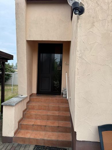 Casa unifamiliar con 1209qm de terreno y más de 250qm de superficie útil – Hauseingang