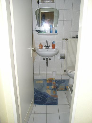 Sehr schöne Dreizimmer Nichtraucher Wohnung – Dusche