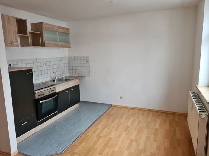 Helle 2-Raum-Wohnung mit EBK zu verkaufen – Foto 1