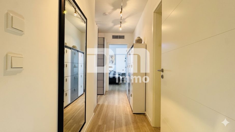 Exklusives Penthouse-Juwel mit 360 Grad Panorama-Dachterrasse in Baunatal-Großenritte – Flur / Diele