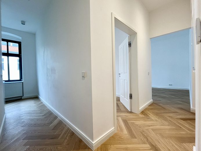 2 Zimmer in saniertem Altbau | absolut ruhig | Balkon | EBK | Keller – Foto 4