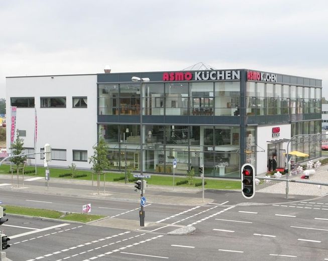 Hochwertige Teilfläche im Gewerbegebiet Freiham zur Untermiete bei ASMO Küchen GmbH – Foto 1