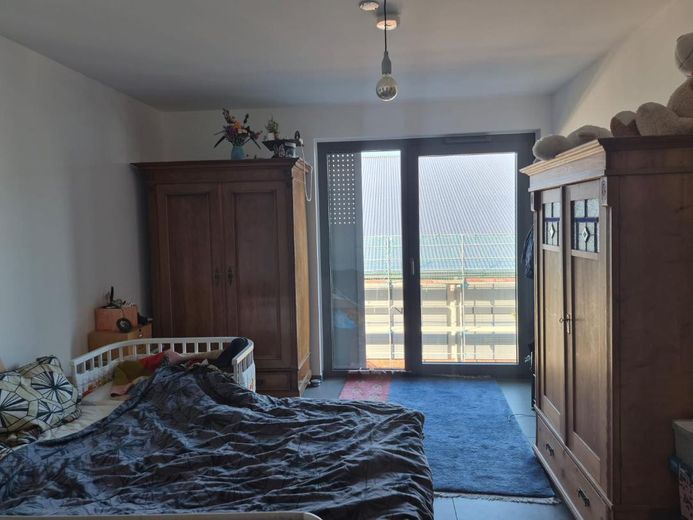 Exclusive 3 ZW, Deckenkühlung, Fussbodenheizung in Parkanlage mit Wasserspielen, 2 Bäder – Schlafzimmer mit Bad en Suite