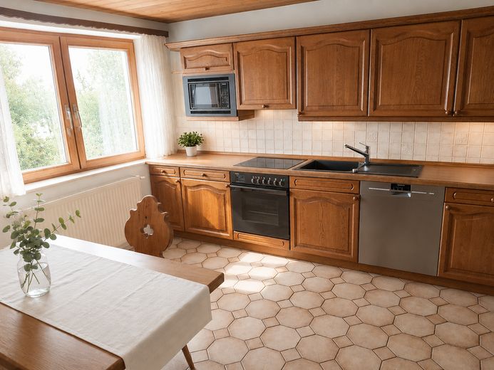 Ampia casa nel verde – utilizzo versatile, disponibile a breve | 659.000 € – Küche OG