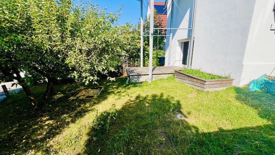 Kernsanierte EG-Wohnung mit eigenem Garten – Foto 1