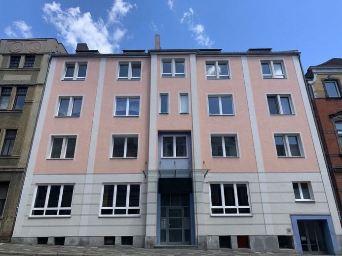 Renditestarkes, modernisiertes Wohn- & Geschäftshaus mit stabilen Mieterträgen - 5 WE - 2 GE - Aufzug – Foto 1