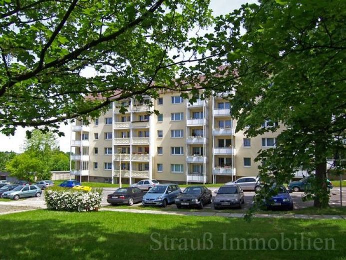 Balkon...Laminat...Bad mit Dusche... – Foto 1