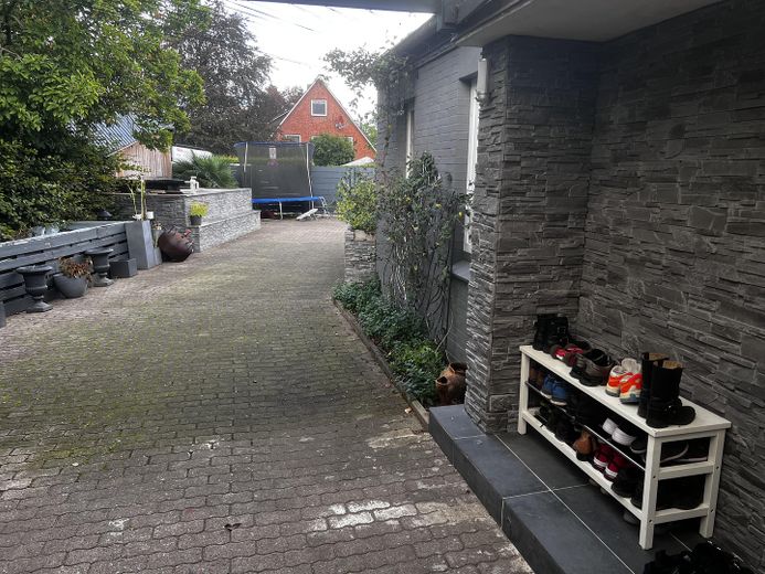 Modernized single- to two-family house – high-quality renovated, family-friendly – Foto 13