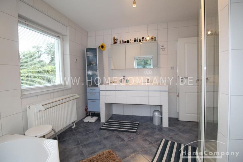 24990 HomeCompany Dresden सुसज्जित/Furnished ड्रेसडेन-ज़ाशेन्डोर्फ में बड़े भूखंड वाला एकल-परिवार घर अधिकतम 8 व्यक्ति – c12baacde217a4e74f8d3beb494275aff9ca5246.jpg